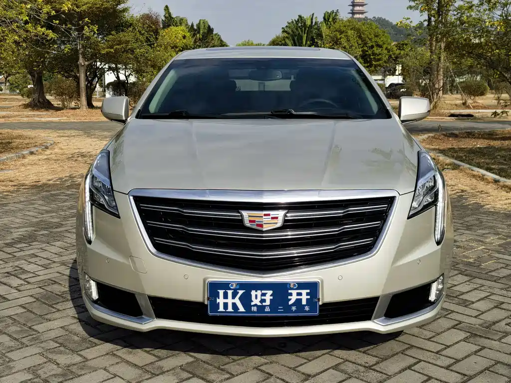 CADILLAC XTS