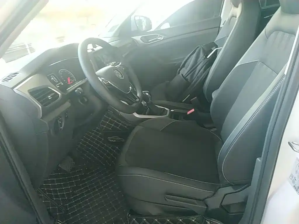 Volkswagen T-Cross — миниатюра 15