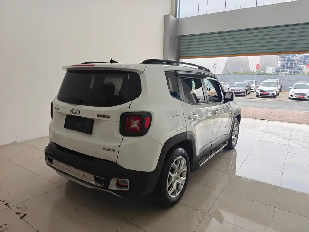 Jeep Renegade — миниатюра 15