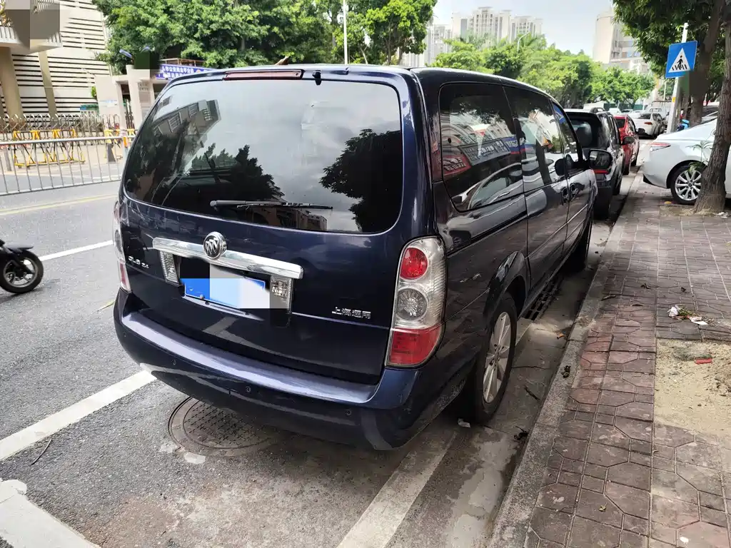 Buick GL8 — миниатюра 3