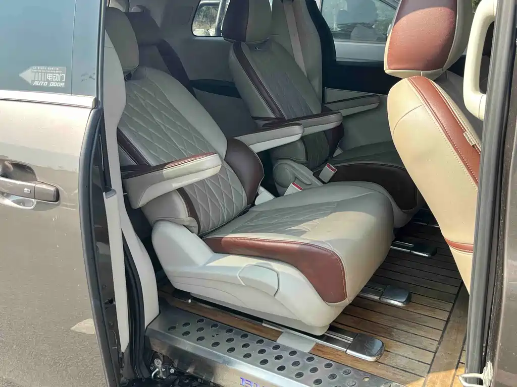 Buick GL8 — миниатюра 13