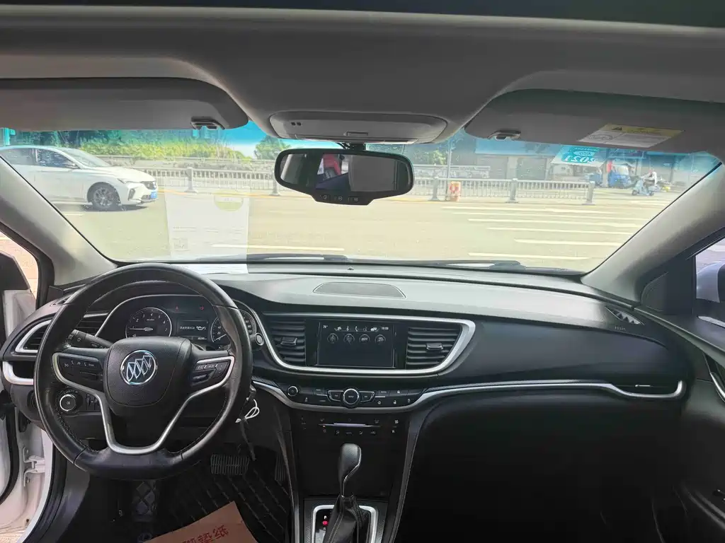Buick Excelle — миниатюра 9