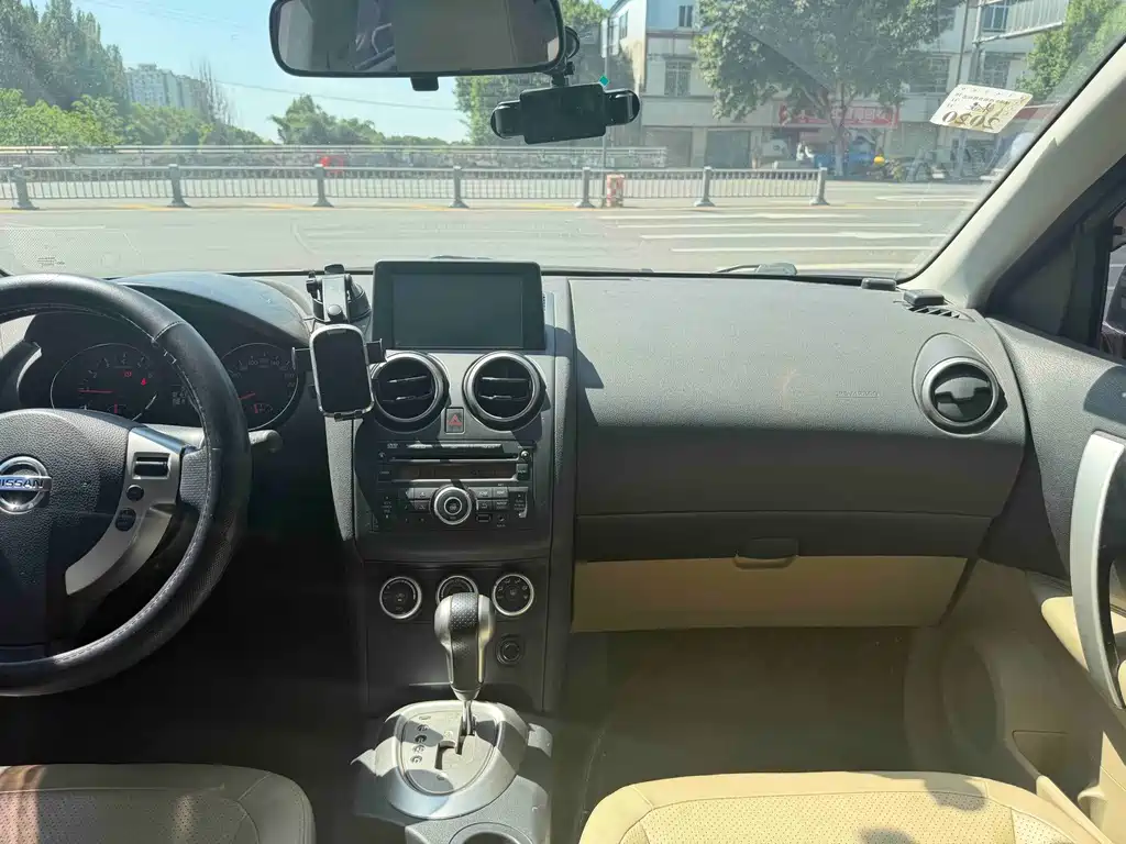 Nissan Qashqai — миниатюра 13