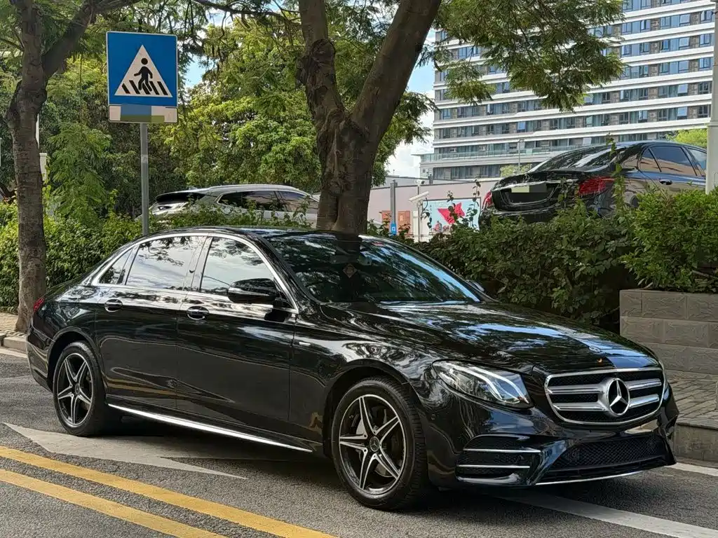 Mercedes-Benz E-Class — миниатюра 3