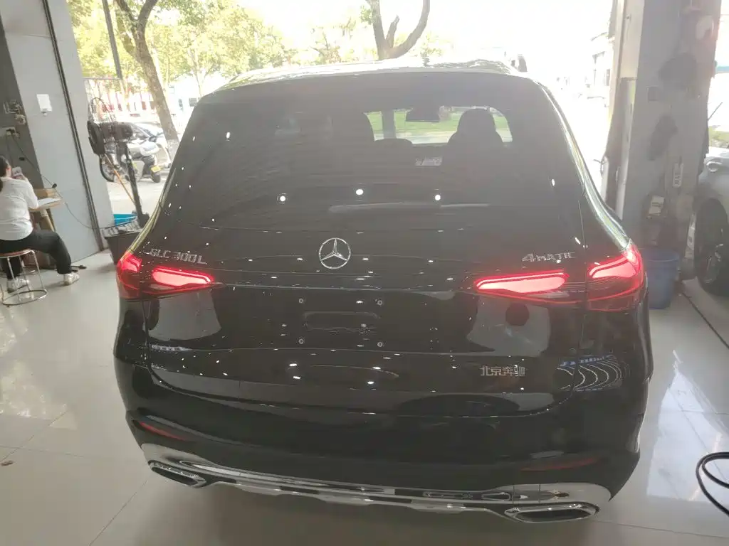 Mercedes-Benz GLC — миниатюра 12