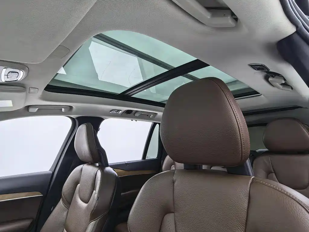 Volvo XC90 2020 T6 Luxury 7 мест