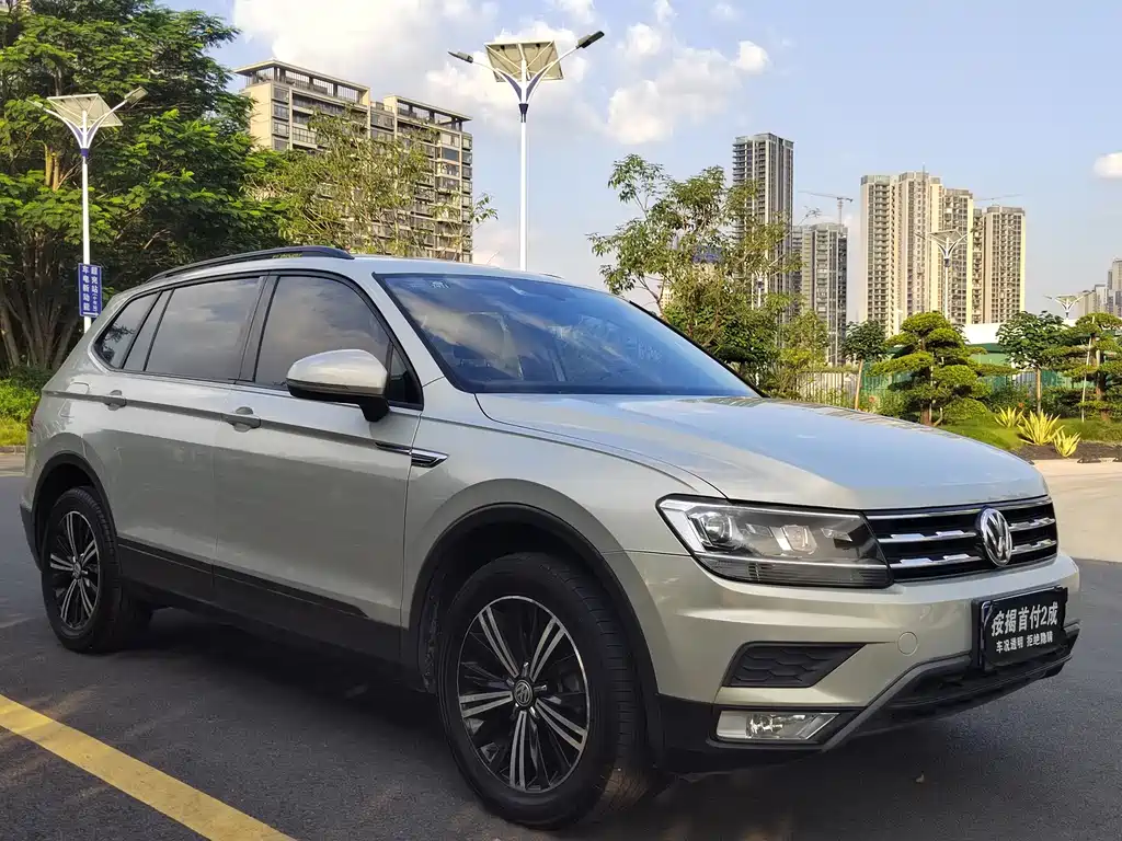 Volkswagen Tiguan L — миниатюра 2