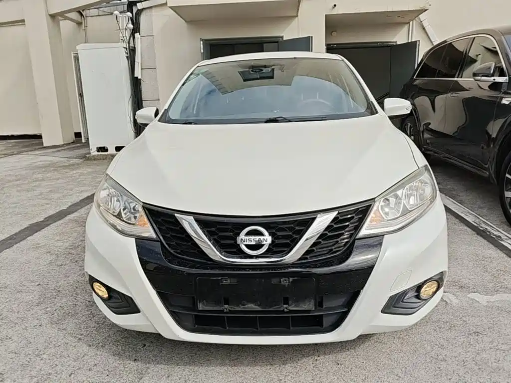 Nissan Tiida — миниатюра 3