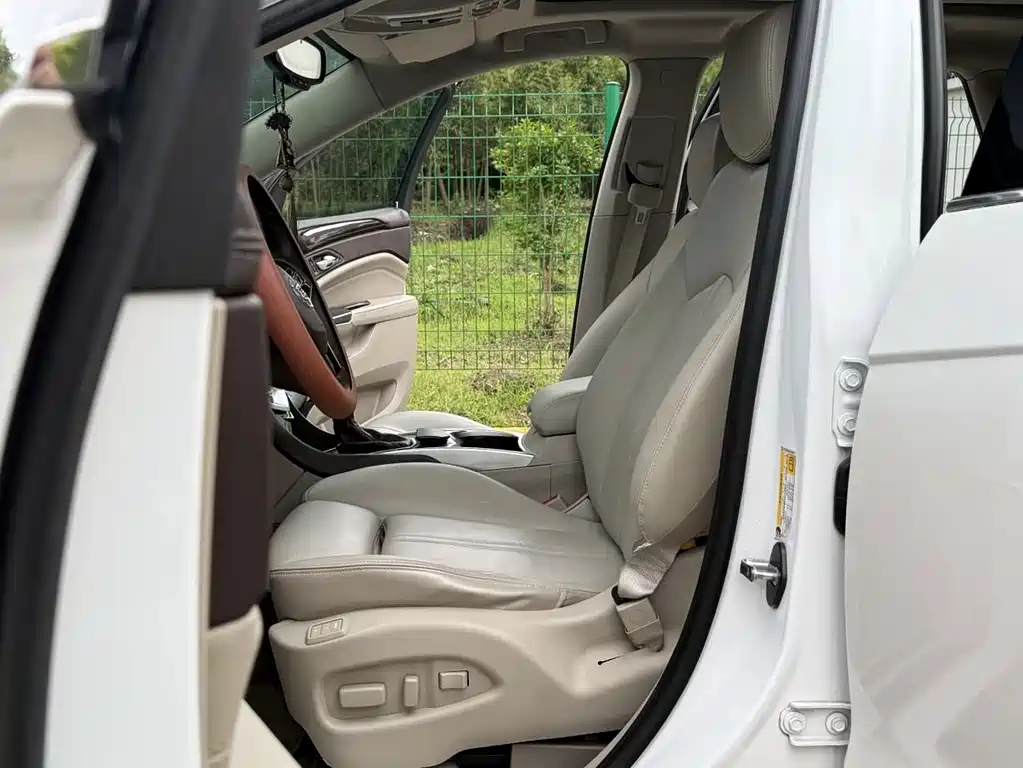 Cadillac SRX — миниатюра 8
