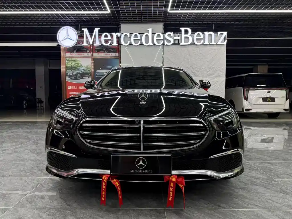 Mercedes-Benz E-Class — миниатюра 2