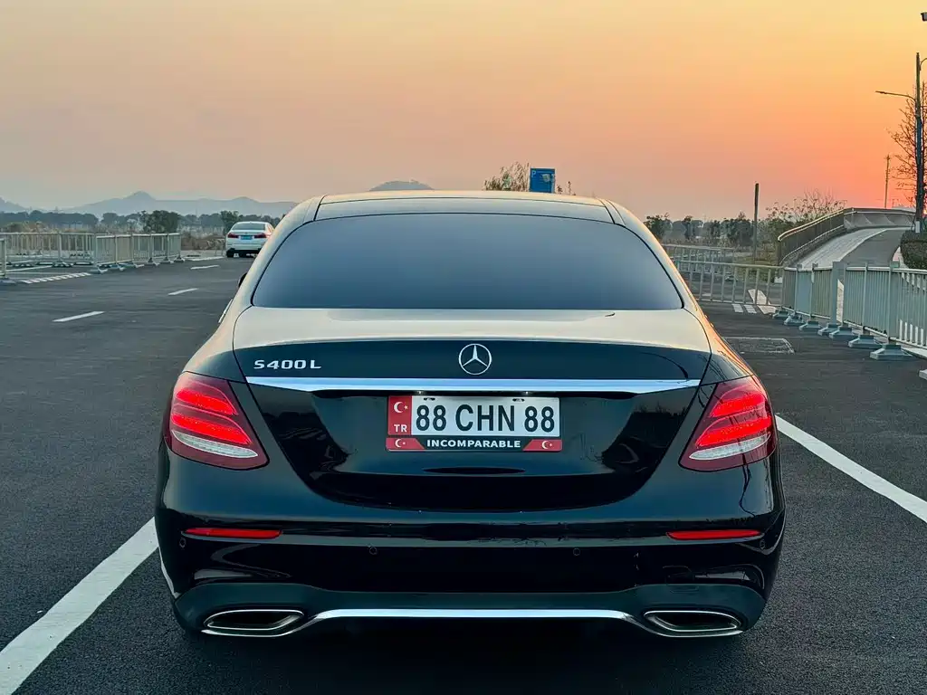 MERCEDES-BENZ E CLASS