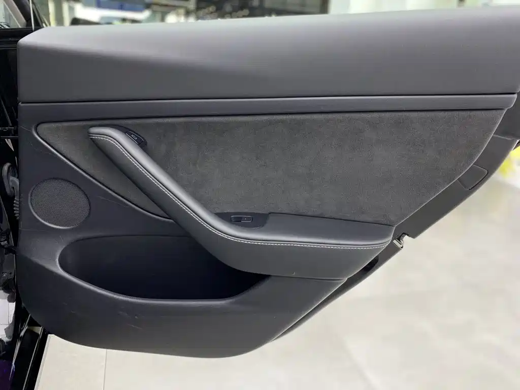 Tesla Model 3 — миниатюра 28