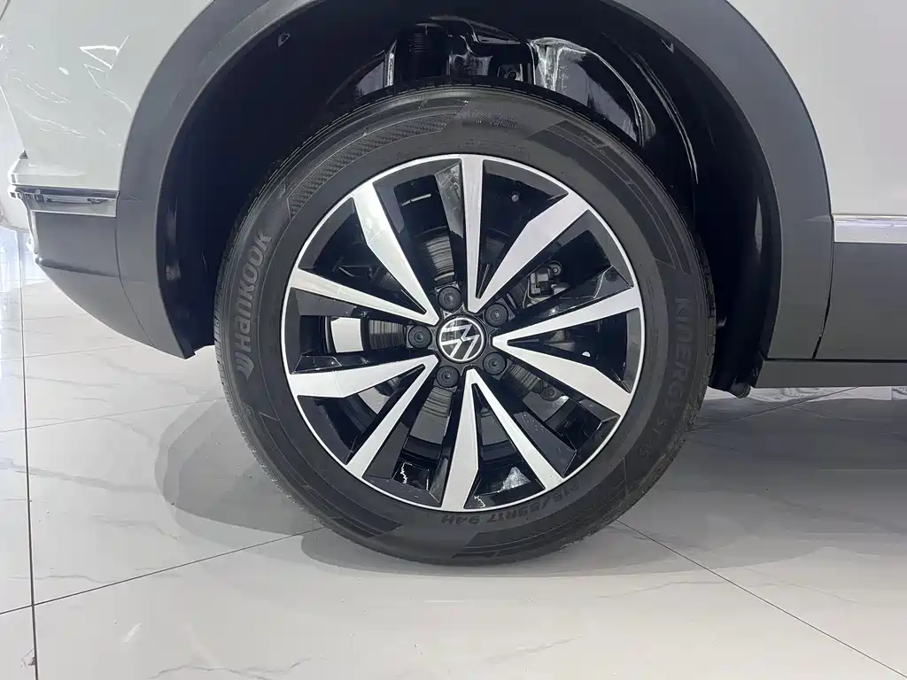 Volkswagen T-Roc — миниатюра 20