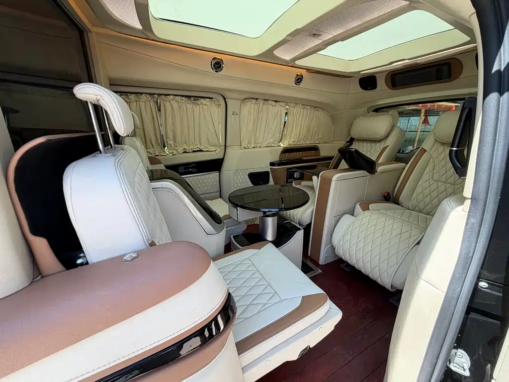 Mercedes-Benz V-Class — миниатюра 10
