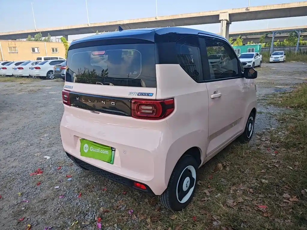 Wuling MINIEV — миниатюра 7