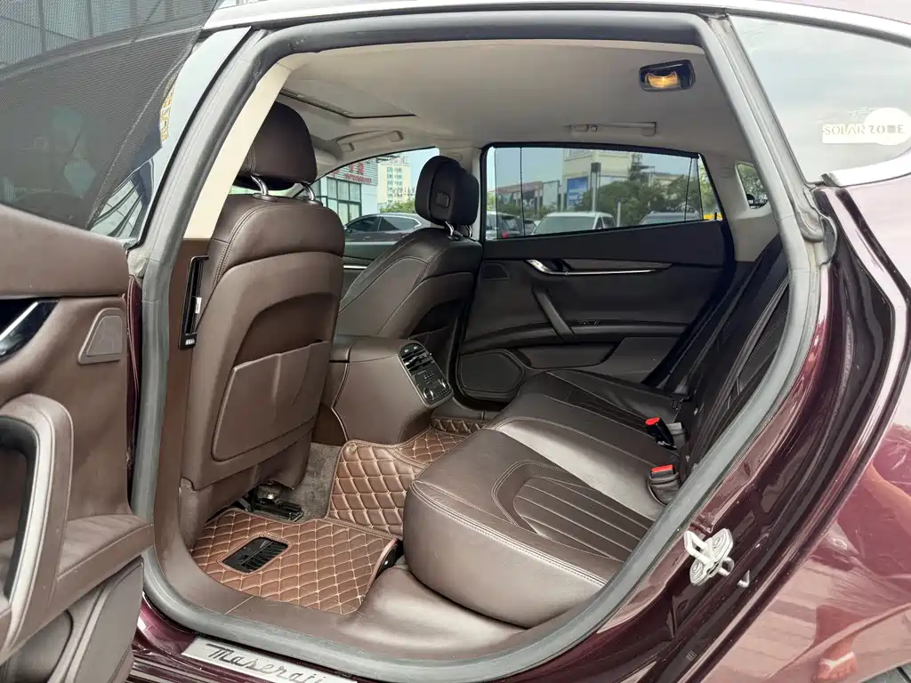 Maserati Quattroporte — миниатюра 6