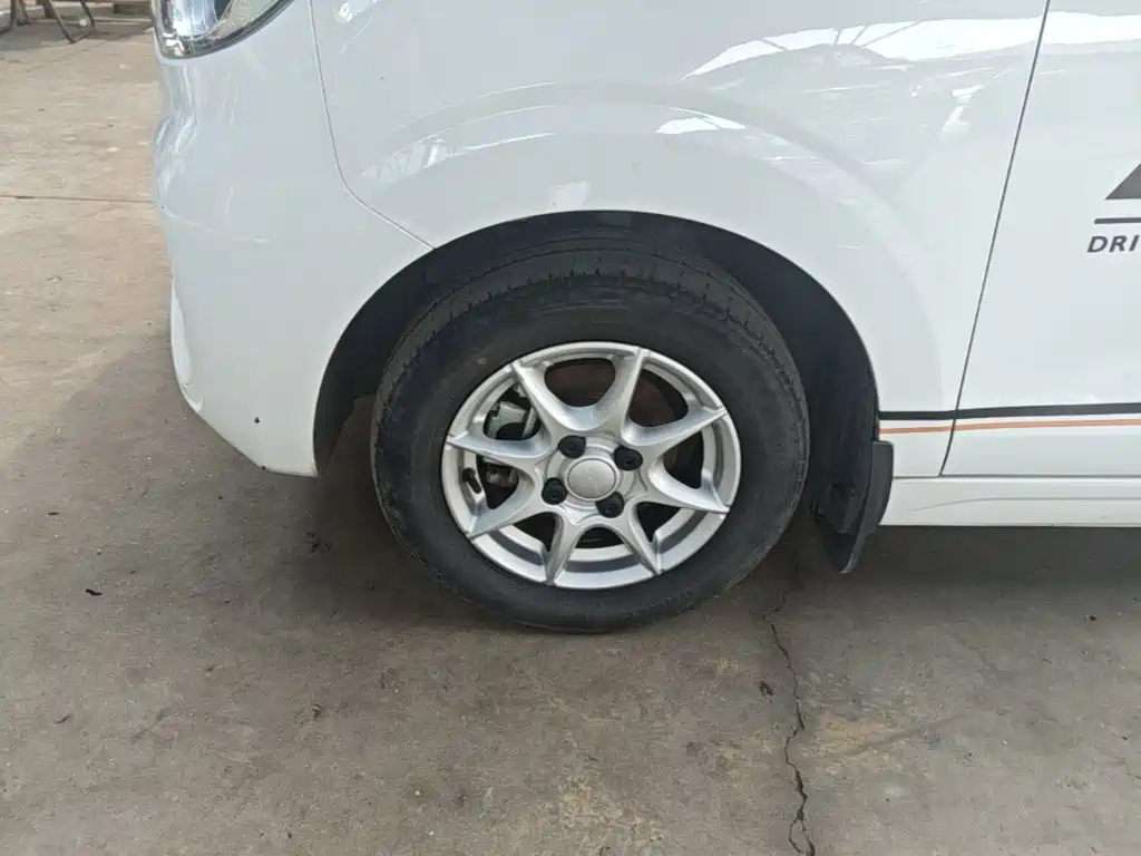 Roewe Clever — миниатюра 23