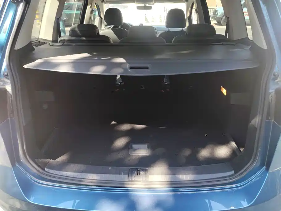 Volkswagen Touran — миниатюра 4