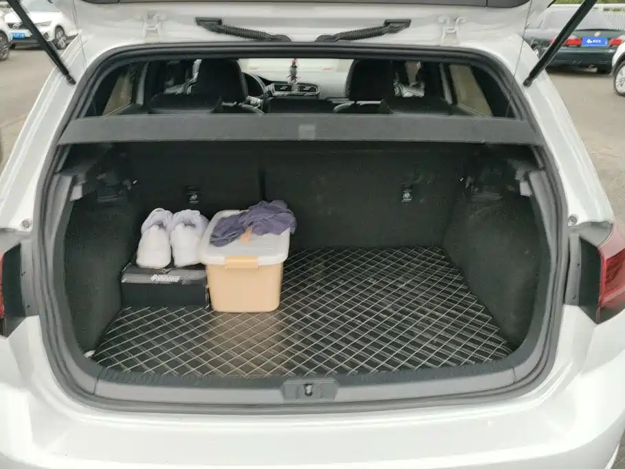 Volkswagen Golf — миниатюра 4