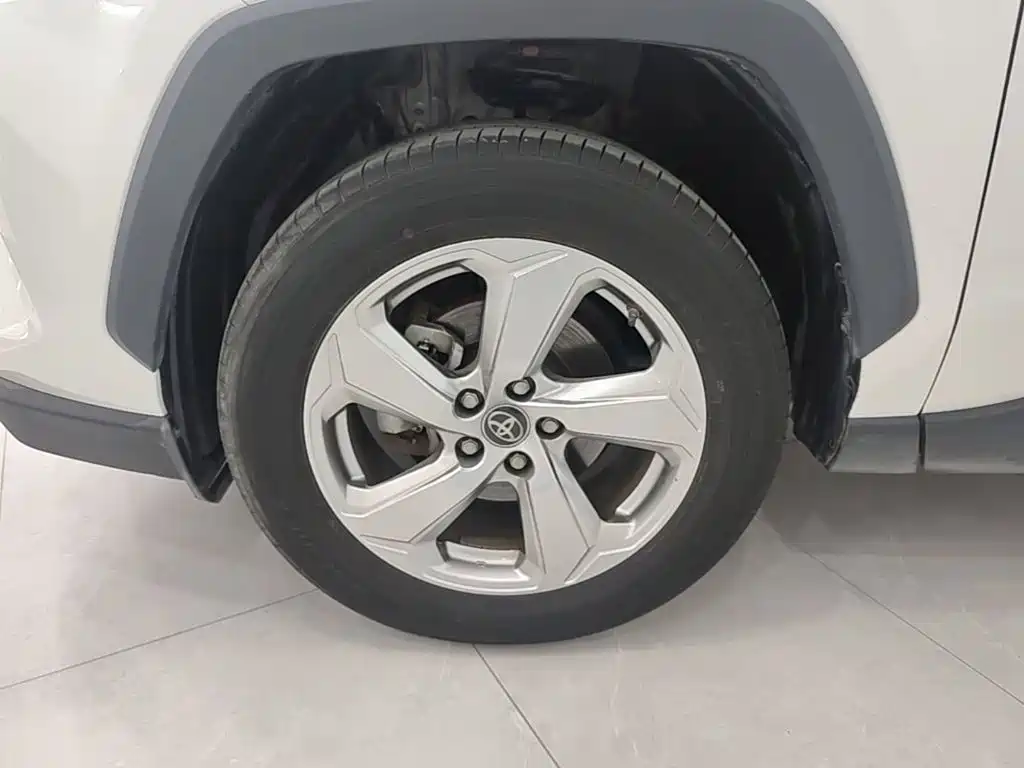 Toyota RAV4 — миниатюра 23