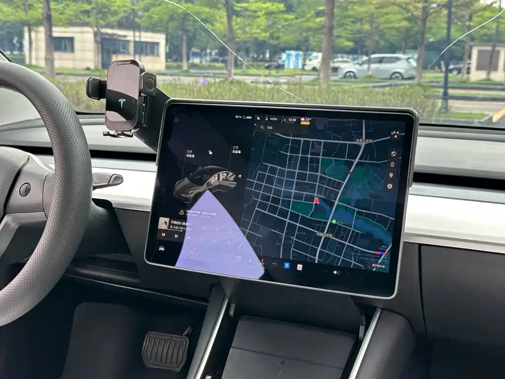 Tesla Model 3 — миниатюра 11