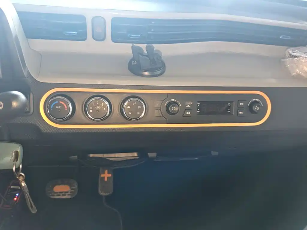 Wuling MINIEV — миниатюра 13
