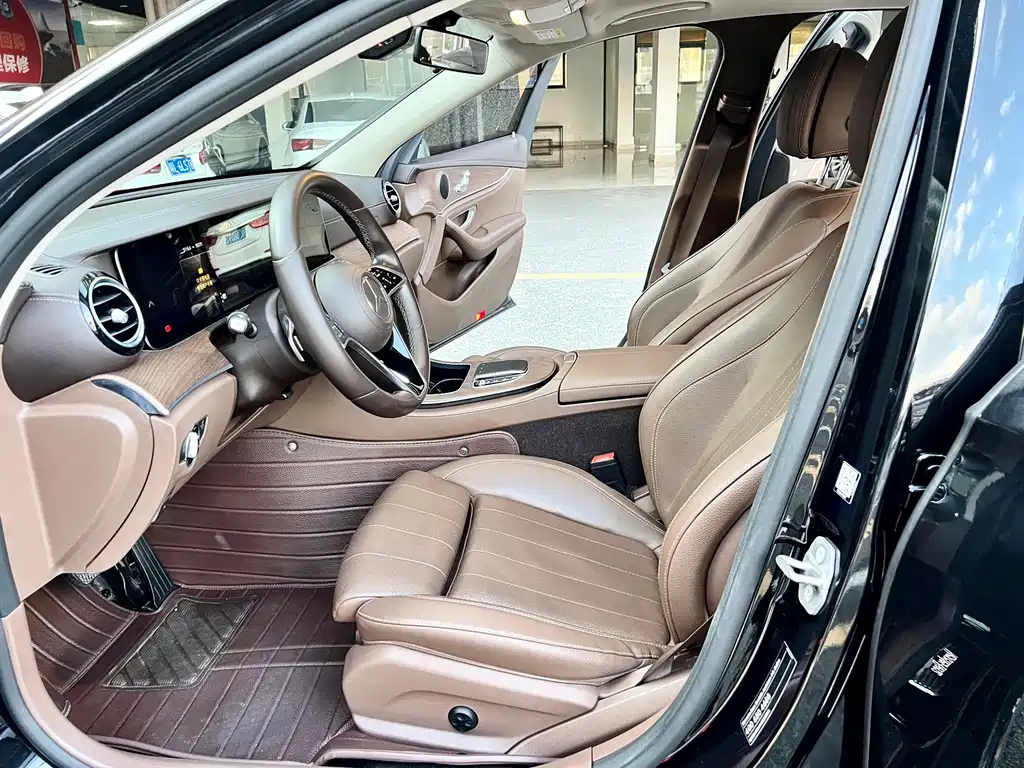 Mercedes-Benz E-Class — миниатюра 4