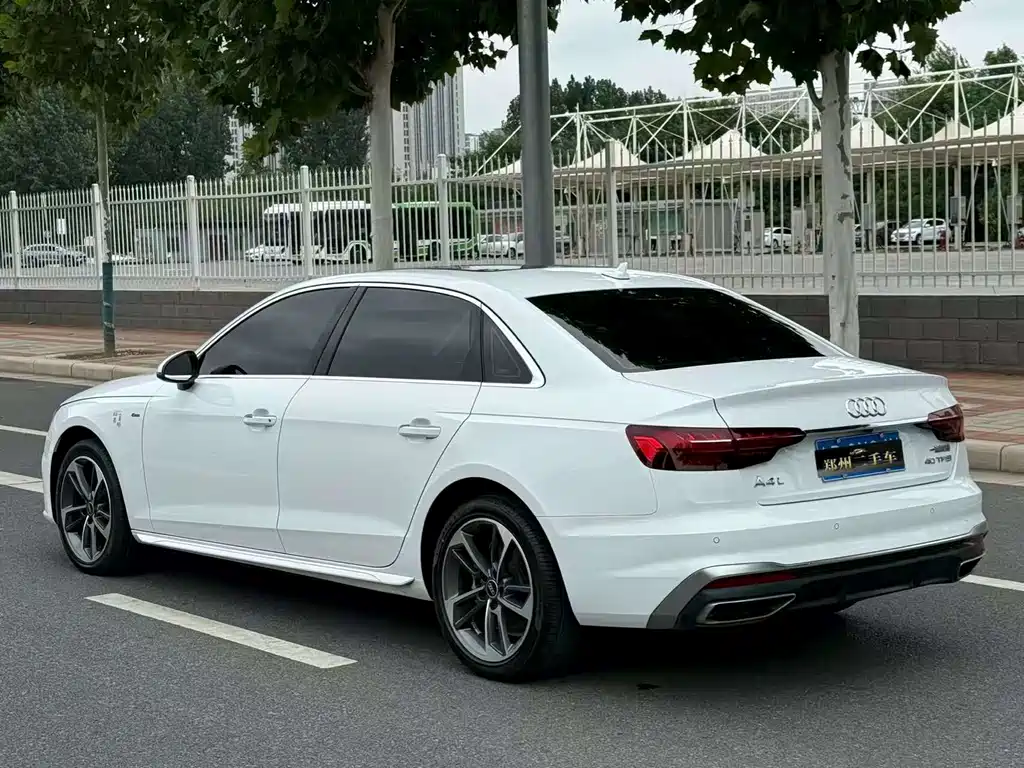 Audi A4L — миниатюра 21