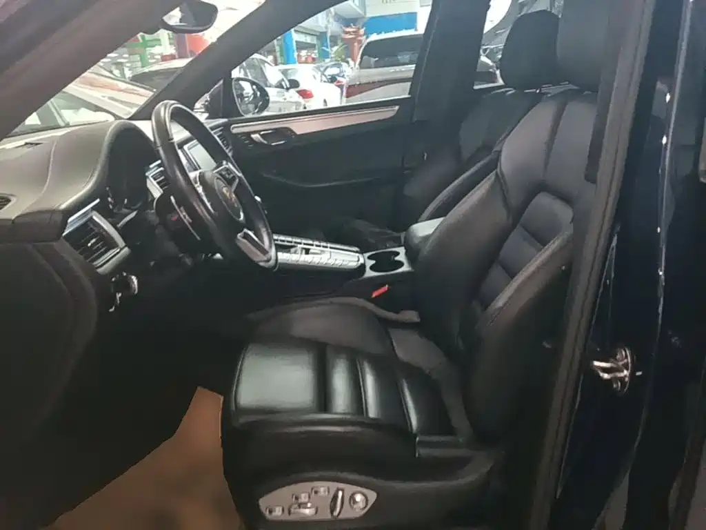 Porsche Macan — миниатюра 11