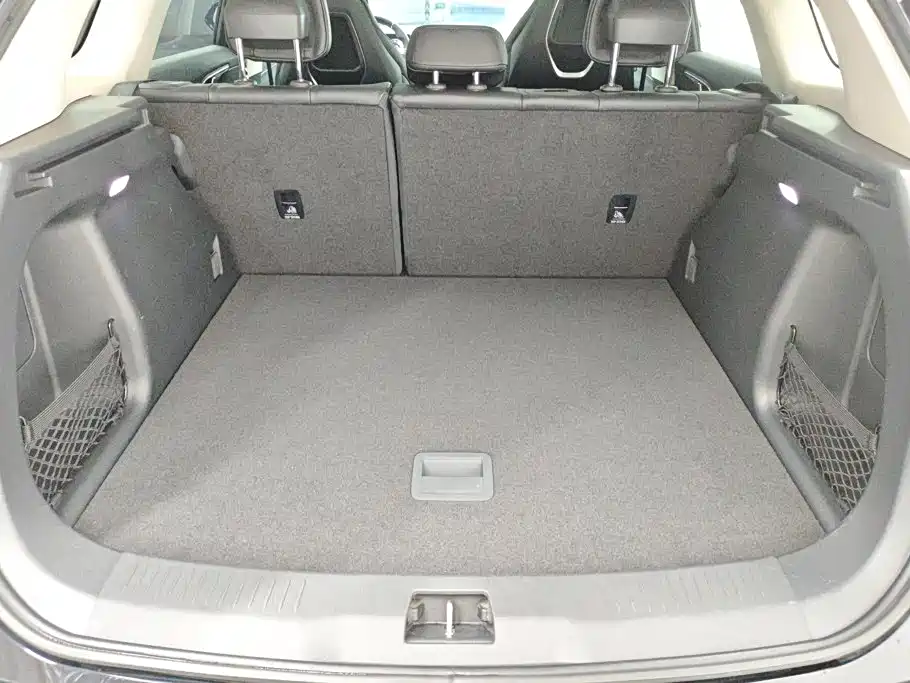 Hongqi Hongqi HS3 PHEV — миниатюра 4