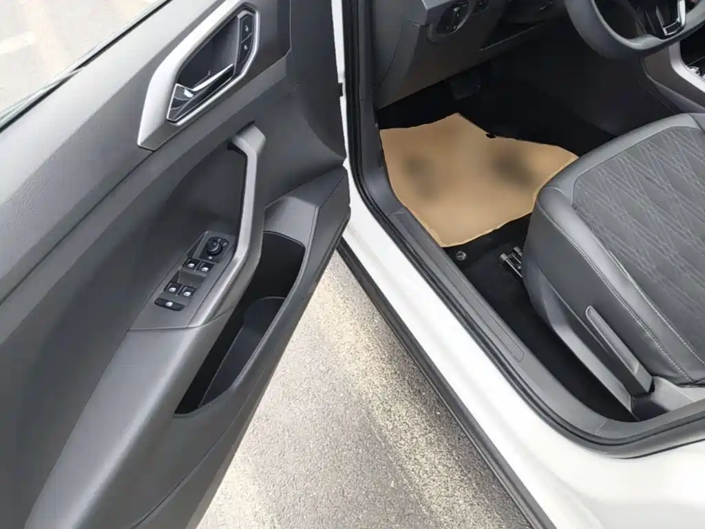 Volkswagen T-Cross — миниатюра 16