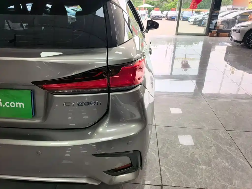 Lexus CT — миниатюра 8