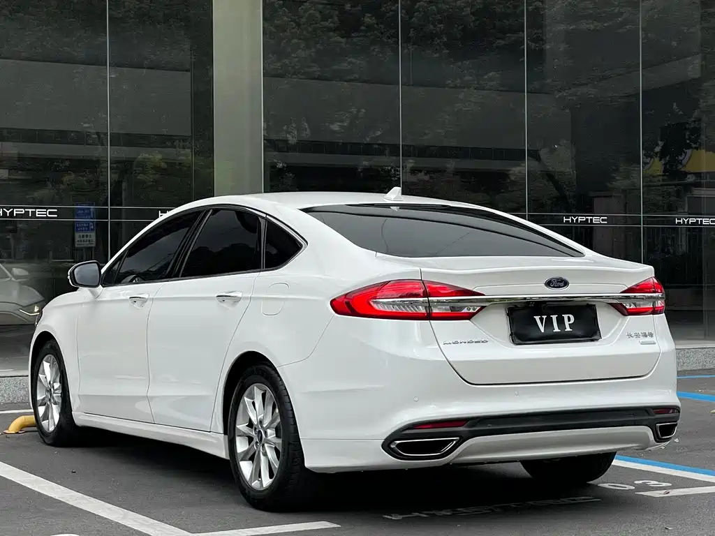 Ford Mondeo — миниатюра 9