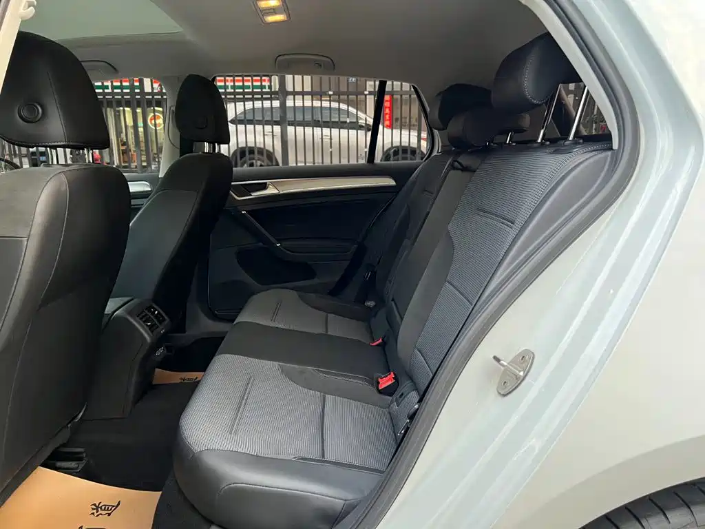 Volkswagen Golf — миниатюра 4