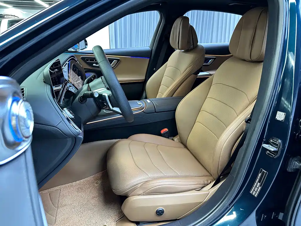 Mercedes-Benz E-Class — миниатюра 8