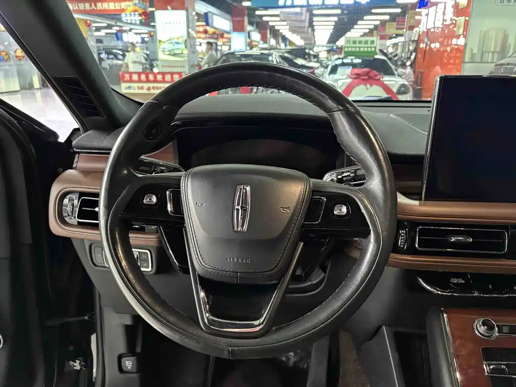 Lincoln Aviator — миниатюра 19