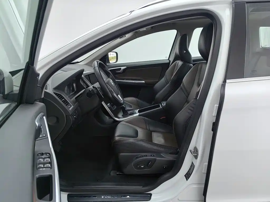 Volvo XC60 — миниатюра 10