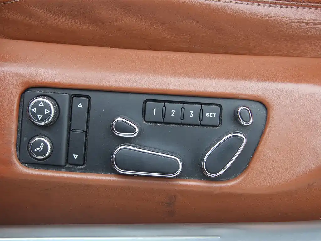 Bentley Flying Spur — миниатюра 20