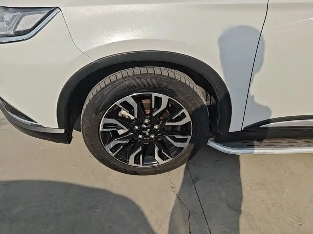 Mitsubishi Outlander — миниатюра 23