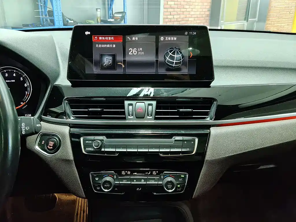 BMW X1 — миниатюра 14