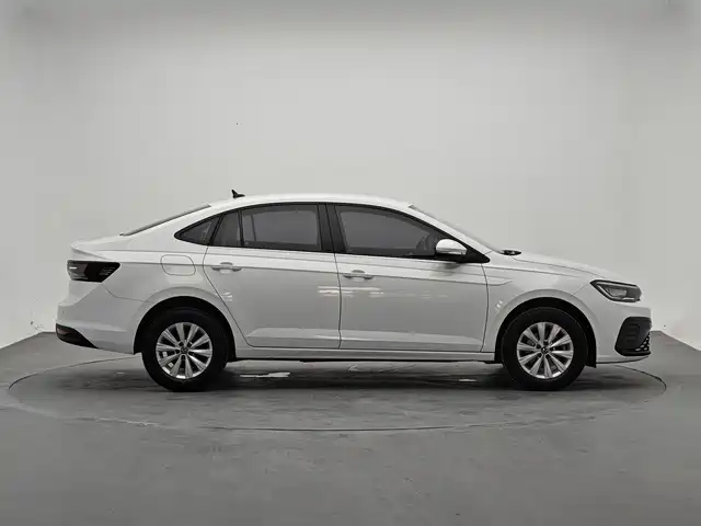 Volkswagen Lavida — миниатюра 4