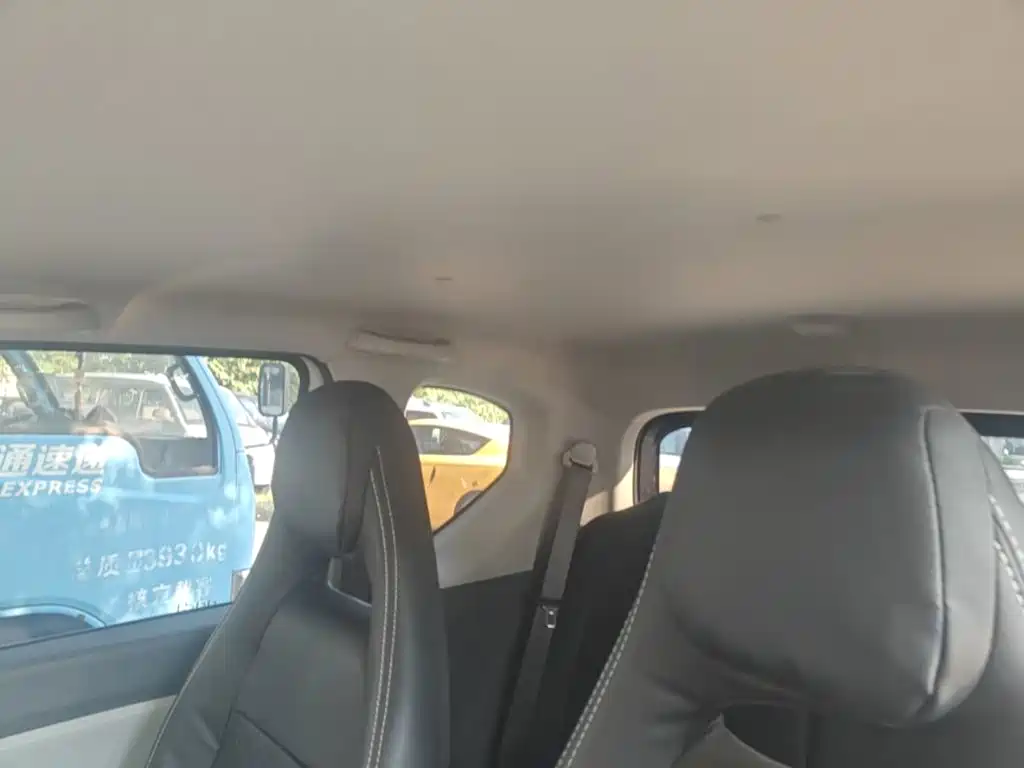 Wuling MINIEV — миниатюра 18