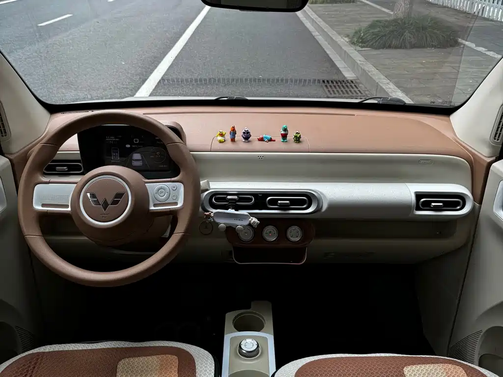 Wuling MINIEV — миниатюра 4