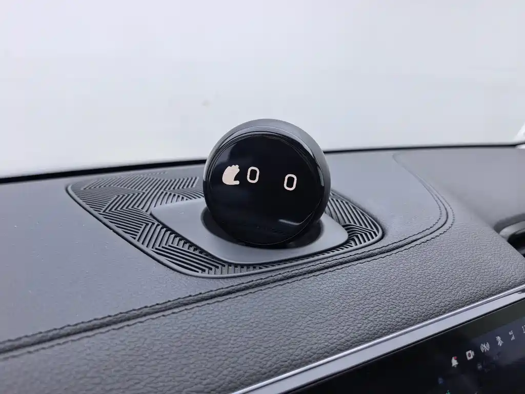 NIO ES8 — миниатюра 9