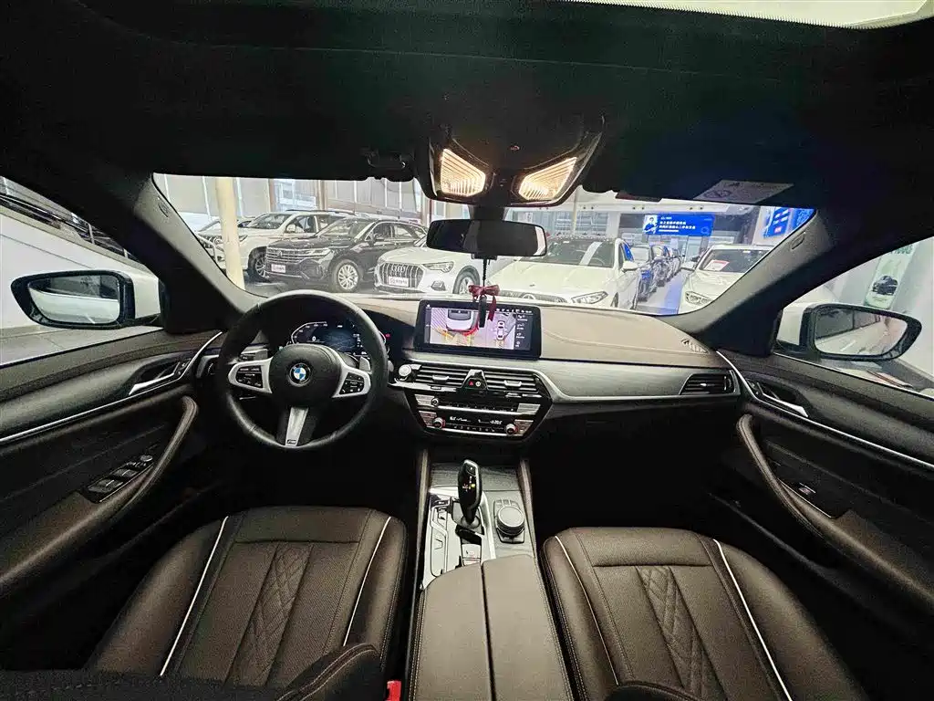 BMW 5 Series — миниатюра 14