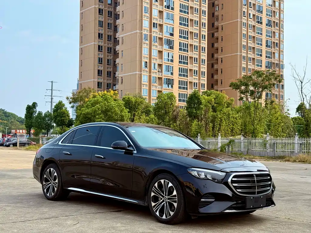 Mercedes-Benz E-Class — миниатюра 3