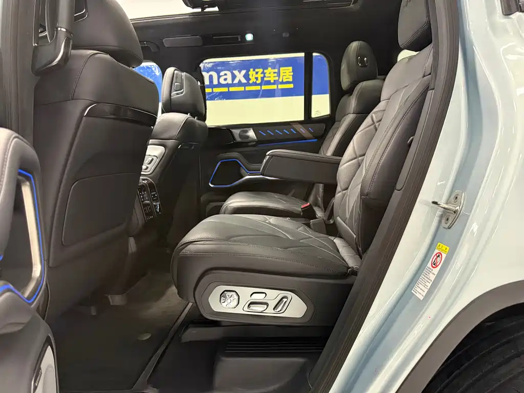 Fangchengbao Leopard 8 8 2025 Flagship 6 мест