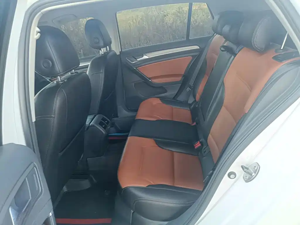Volkswagen Golf — миниатюра 17
