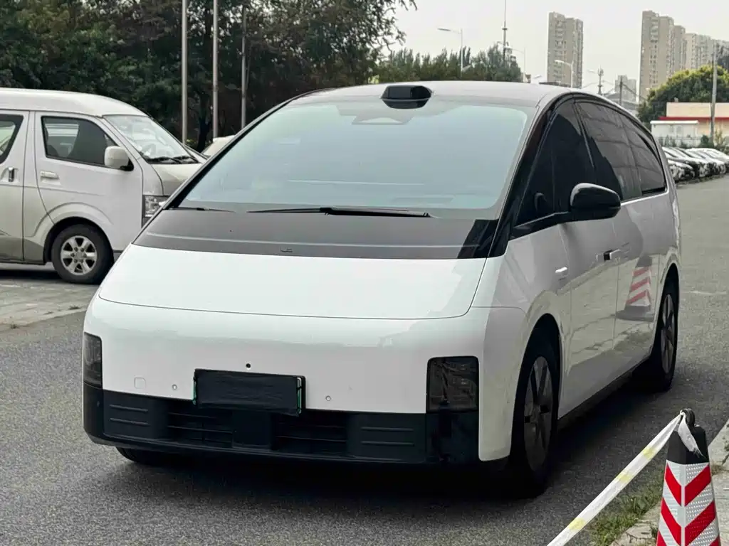 Li Auto Li MEGA — миниатюра 3