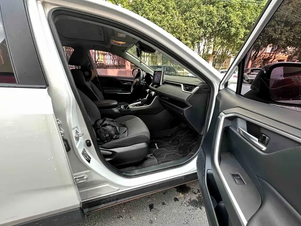 Toyota RAV4 — фотографии объявления, Фото 15